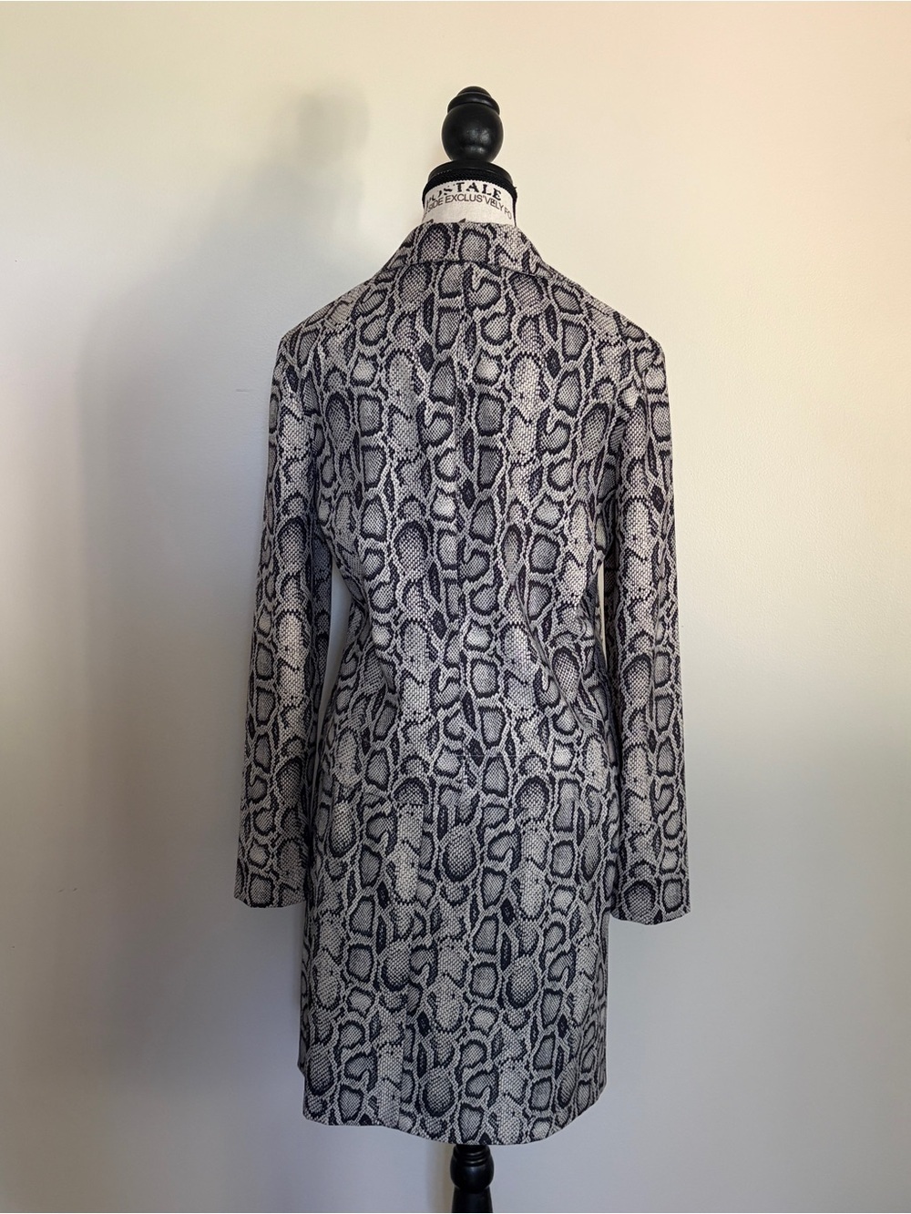 Vintage Joseph Ribkoff Snakeskin Skirt Suit Set 2 Piece Matching Set 90's Y2K - Picture 3 of 15